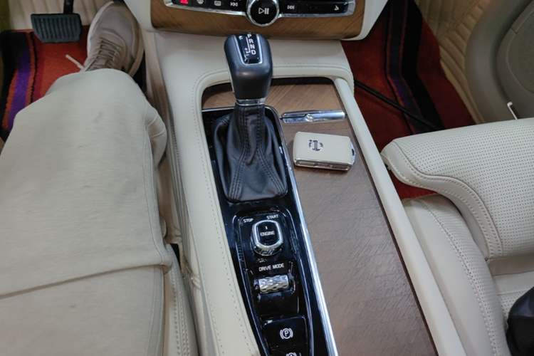 Used Volvo XC90 2017 T6 Zhiya Edition 5-seater Gear Lever