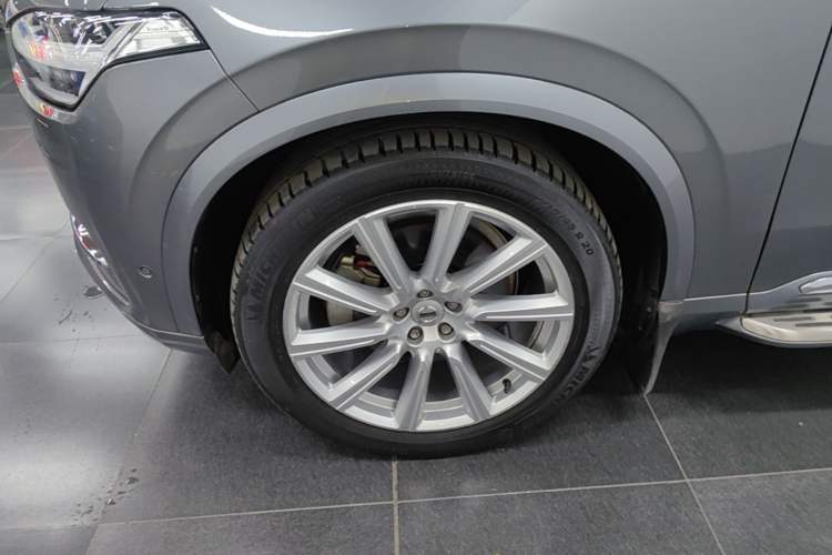 Used Volvo XC90 2017 T6 Zhiya Edition 5-seater Left Front Wheel Hub