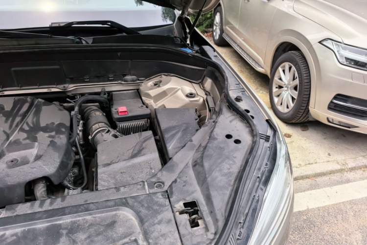 Used Volvo XC90 2017 T6 Zhiyi Edition 5-seater Engine Bay Left