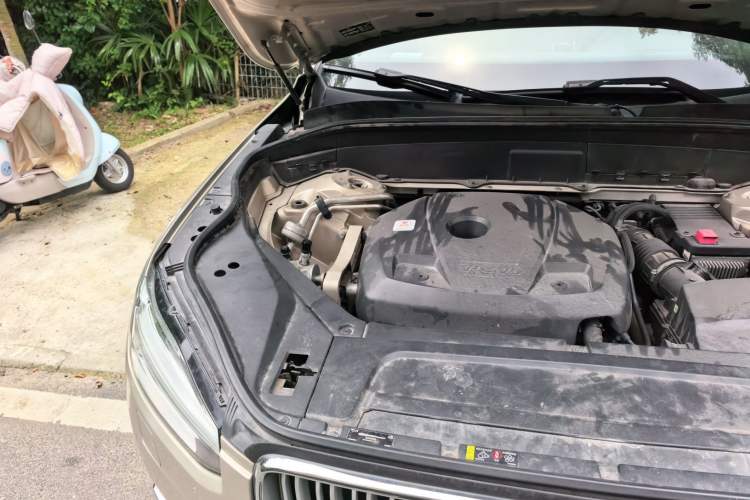 Used Volvo XC90 2017 T6 Zhiyi Edition 5-seater Engine Bay Right