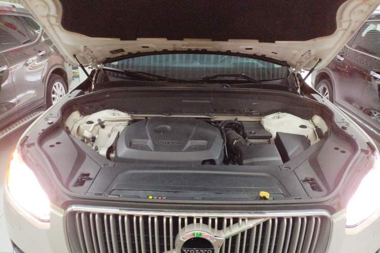 Used Volvo XC90 2017 T6 Zhiya Edition 5-seater Engine Bay