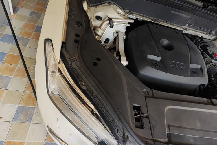 Used Volvo XC90 2017 T6 Zhiya Edition 7-seater Engine Bay Right