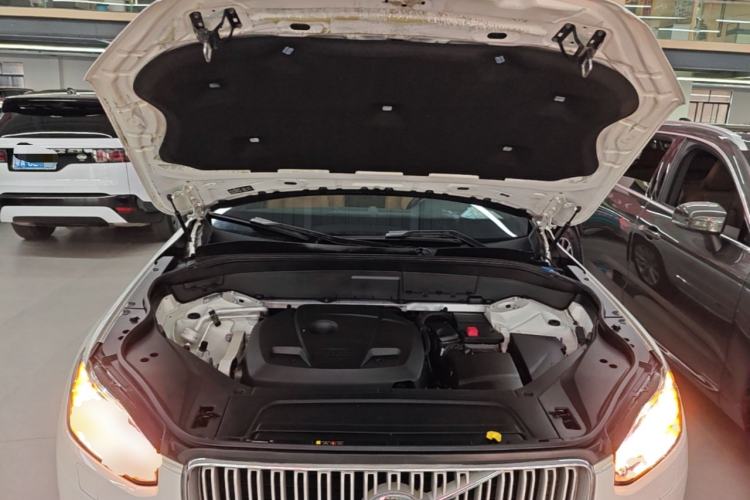 Used Volvo XC90 2017 T6 Zhiyi Edition 7-seater Engine Bay