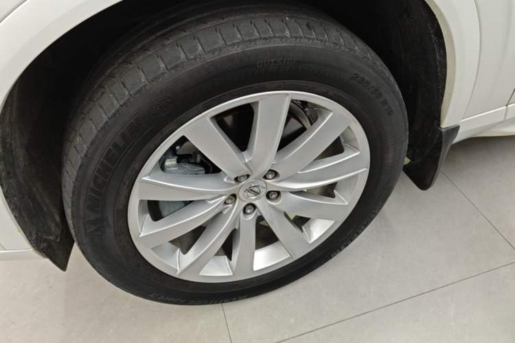 Used Volvo XC90 2017 T6 Zhiyi Edition 7-seater Left Front Wheel Hub