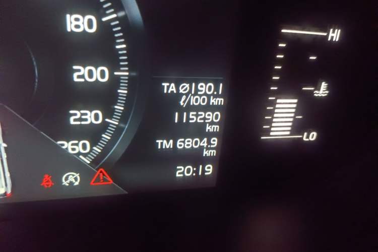Used Volvo XC90 2017 T5 Zhiyi Edition 5-seater Odometer Close Up
