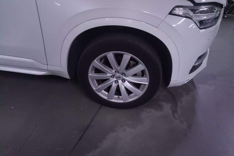 Used Volvo XC90 2017 T5 Zhiyi Edition 5-seater Right Front Wheel Hub