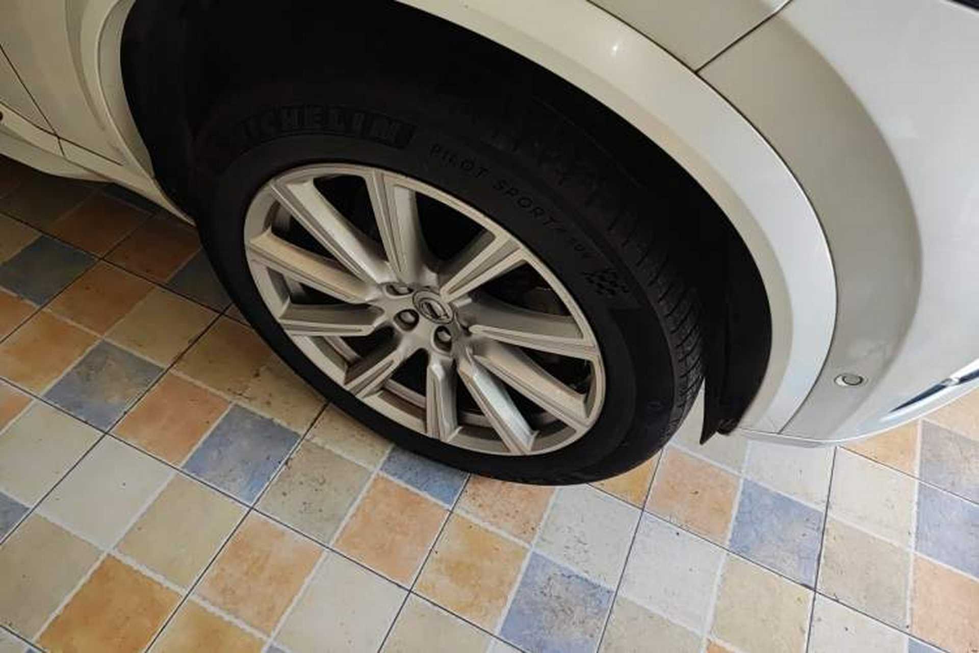 Used Volvo XC90 2017 T6 Zhiya Edition 7-seater Right Front Wheel Hub