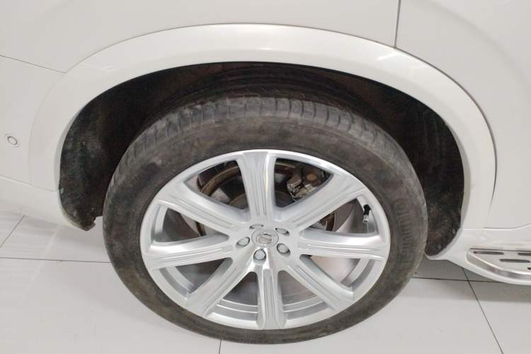 Used Volvo XC90 2017 T6 Zhiya Edition 5-seater Right Rear Wheel Hub