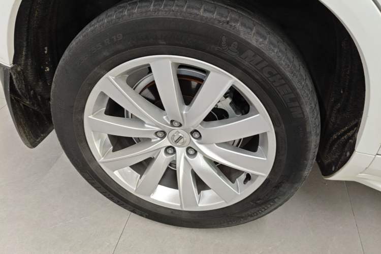 Used Volvo XC90 2017 T6 Zhiyi Edition 7-seater Right Rear Wheel Hub
