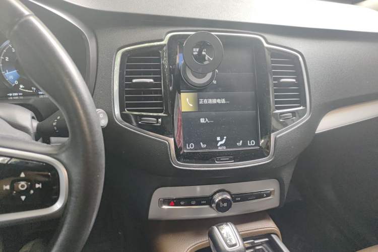 Used Volvo XC90 2018 T6 Zhiyi Edition 7-Seater Audio And AC Panel