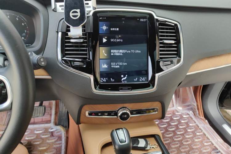 Used Volvo XC90 2018 T6 Zhiya Edition 7-seater Audio And AC Panel