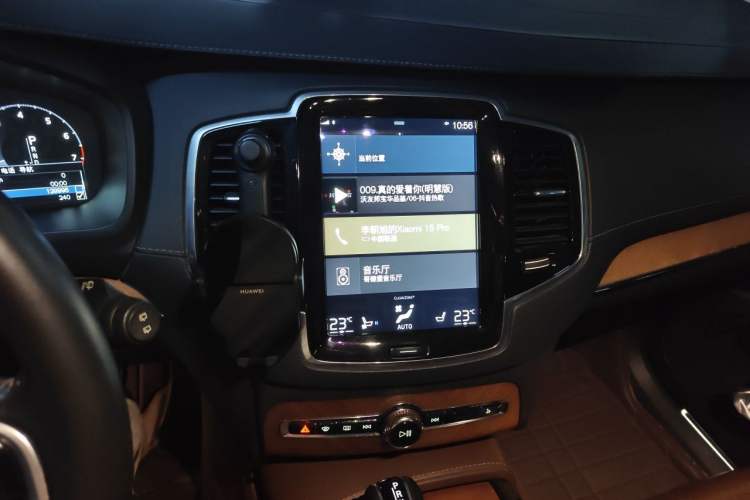 Used Volvo XC90 2018 T6 Prestige 7-Seater Audio And AC Panel