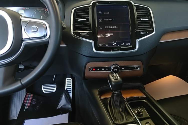 Used Volvo XC90 2018 T6 Zhiya Edition 7-seater Audio And AC Panel