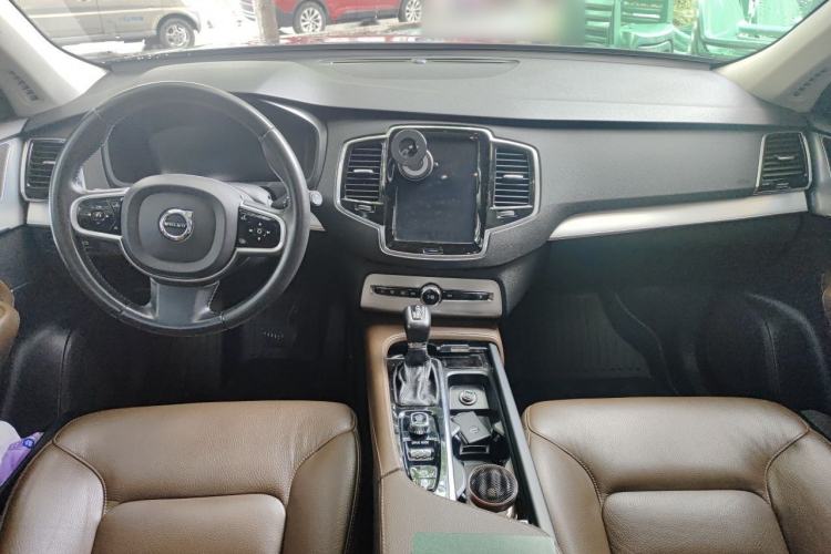 Used Volvo XC90 2018 T6 Zhiyi Edition 7-Seater Center Console
