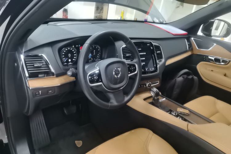 Used Volvo XC90 2018 T6 Zhiya Edition 7-seater Center Console