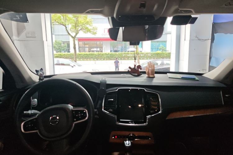 Used Volvo XC90 2018 T6 Zhiya Edition 7-seater Center Console