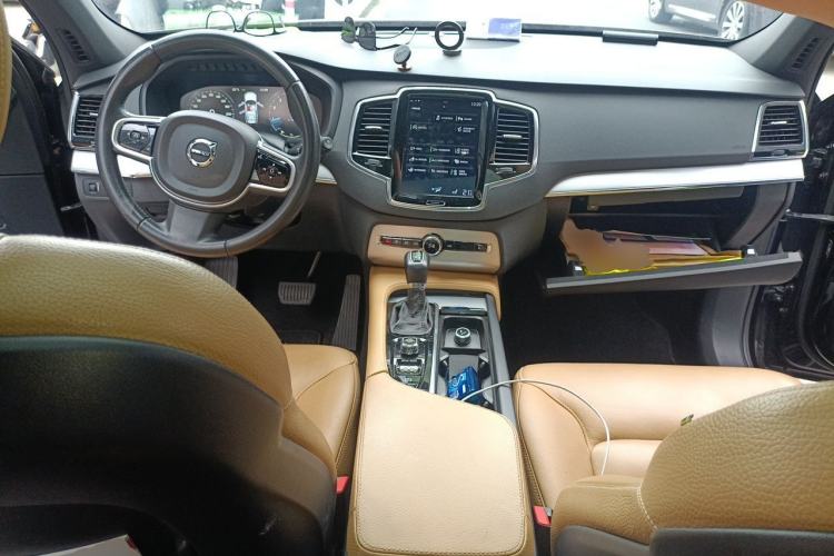 Used Volvo XC90 2018 T6 Zhiyi Edition 7-Seater Center Console