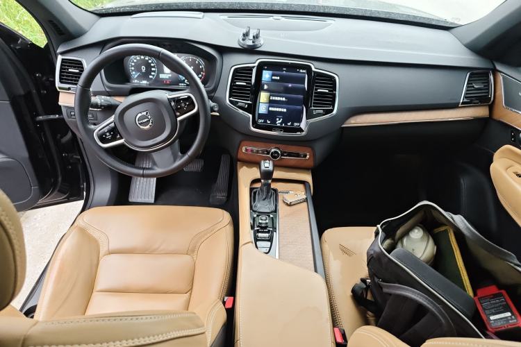 Used Volvo XC90 2018 T6 Zhiya Edition 7-seater Center Console