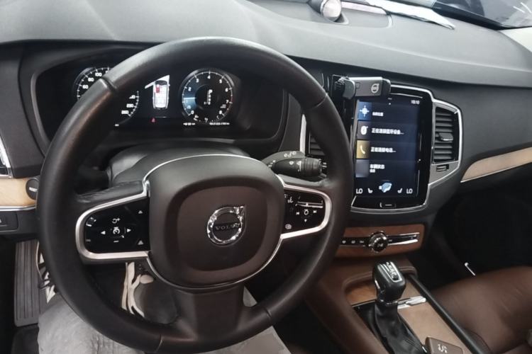Used Volvo XC90 2018 T6 Zhiya Edition 7-seater Center Console