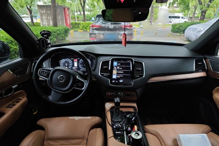 Used Volvo XC90 2018 T6 Zhiya Edition 7-seater Center Console
