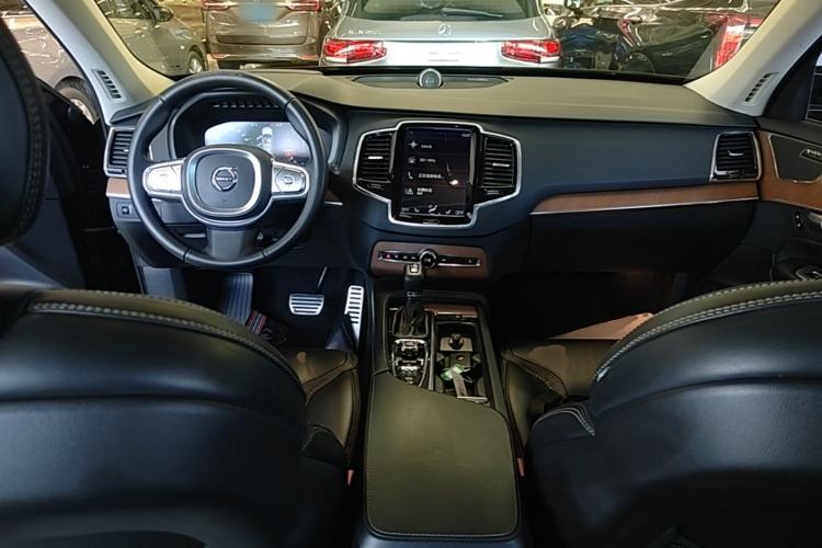 Used Volvo XC90 2018 T6 Zhiya Edition 7-seater Center Console