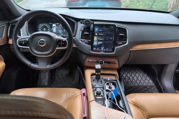 Used Volvo XC90 2018 T6 Zhiya Edition 7-seater Center Console