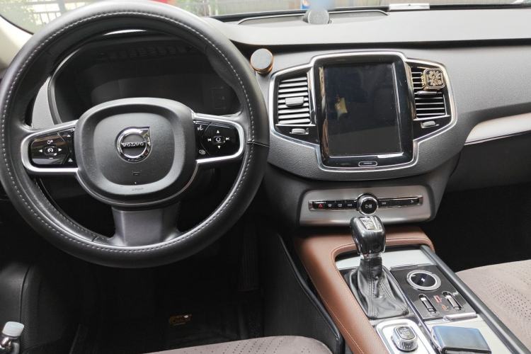Used Volvo XC90 2018 T5 Zhiyi Edition 7-Seater Center Console