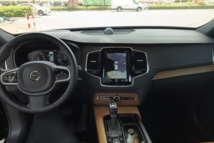 Used Volvo XC90 2018 T6 Zhiya Edition 7-seater Center Console