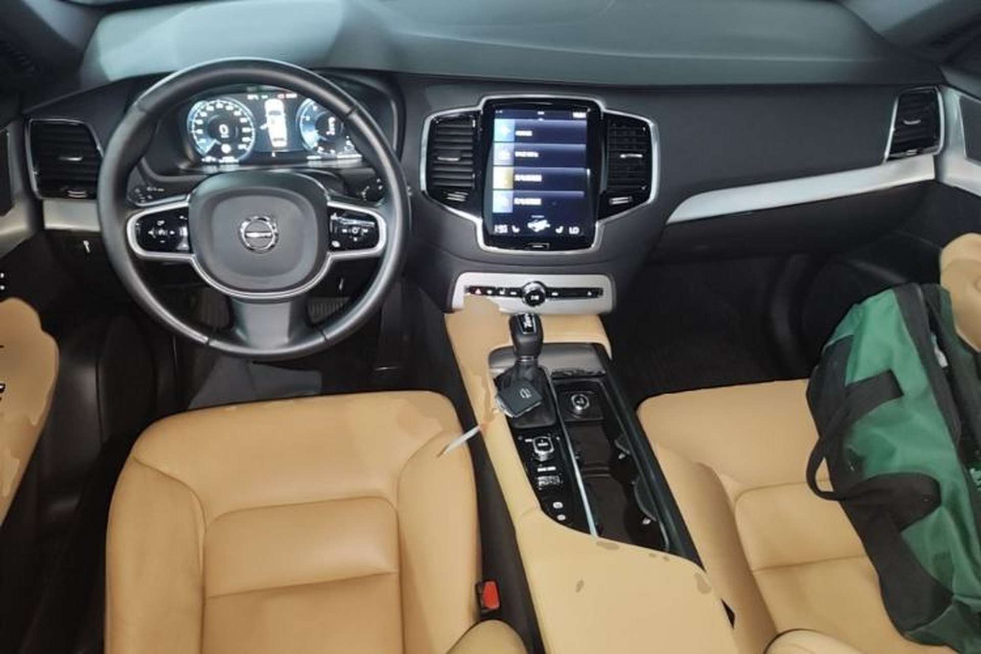 Used Volvo XC90 2018 T6 Zhiyi Edition 7-Seater Center Console