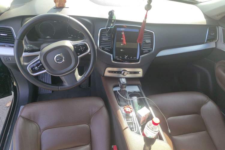 Used Volvo XC90 2018 T6 Zhiyi Edition 7-Seater Center Console