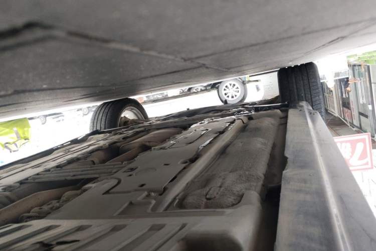Used Volvo XC90 2018 T6 Prestige 7-Seater Chassis Rear Left