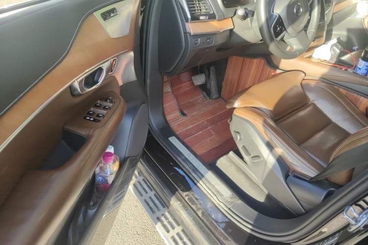 Used Volvo XC90 2018 T6 Prestige 7-Seater Driver Seat