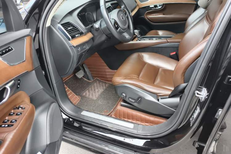 Used Volvo XC90  Driver Seat