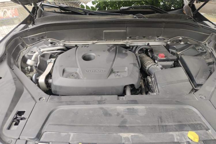 Used Volvo XC90 2018 T6 Zhiyi Edition 7-Seater Engine Bay