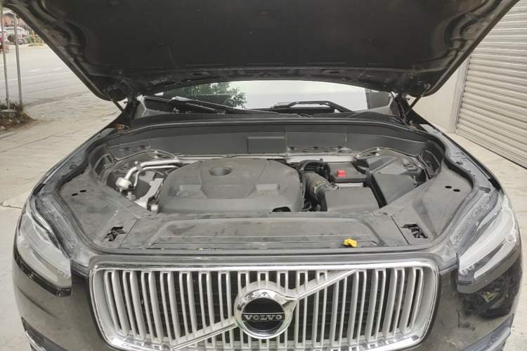 Used Volvo XC90 2018 T6 Zhiyi Edition 7-Seater Engine Bay