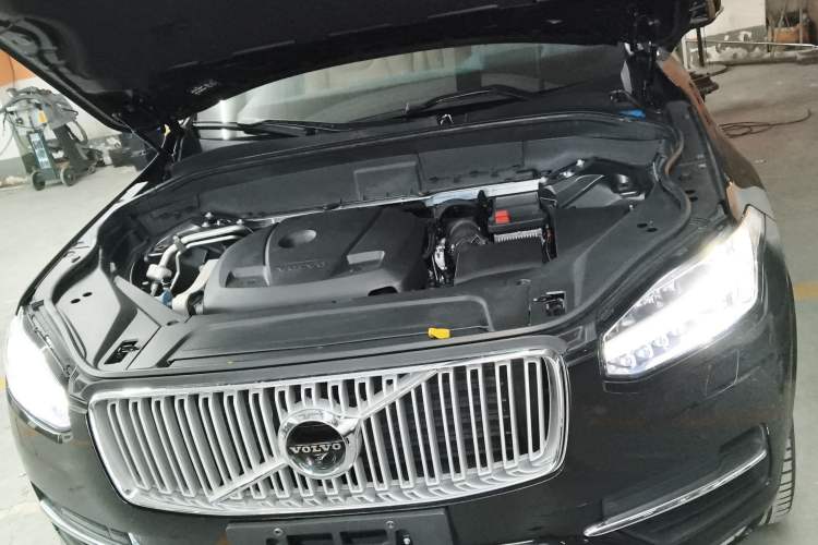 Used Volvo XC90 2018 T6 Zhiya Edition 7-seater Engine Bay