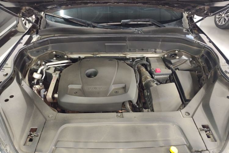 Used Volvo XC90 2018 T6 Zhiyi Edition 7-Seater Engine Bay