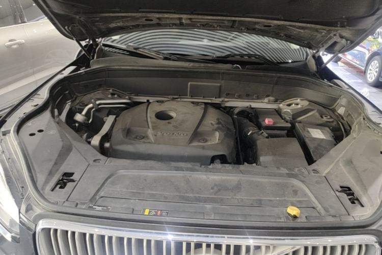 Used Volvo XC90 2018 T6 Prestige 7-Seater Engine Bay