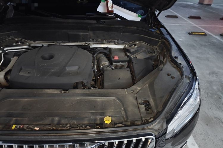 Used Volvo XC90 2018 T6 Prestige 7-Seater Engine Bay Left