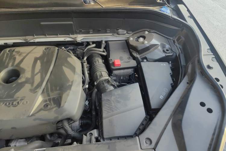 Used Volvo XC90 2018 T6 Prestige 7-Seater Engine Bay Left