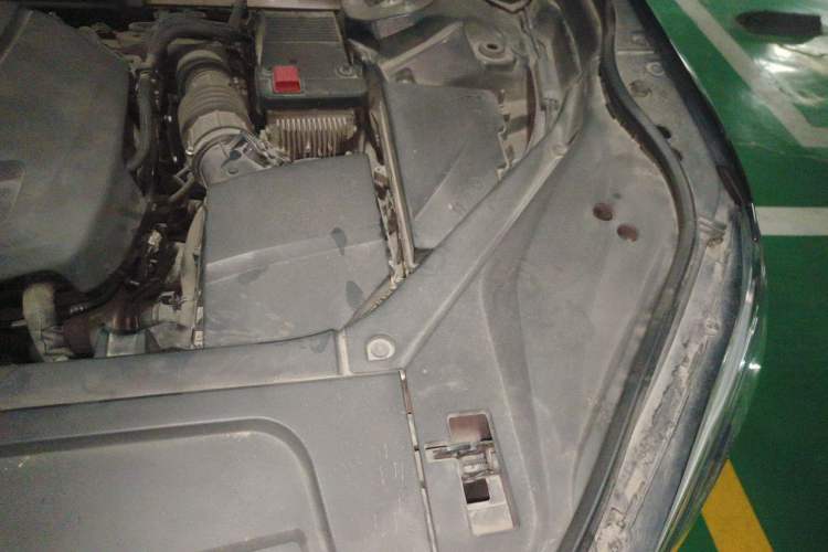 Used Volvo XC90 2018 T6 Prestige 7-Seater Engine Bay Left