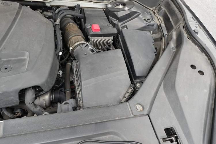 Used Volvo XC90 2018 T6 Prestige 7-Seater Engine Bay Left