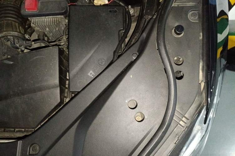 Used Volvo XC90 2018 T6 Prestige 7-Seater Engine Bay Left