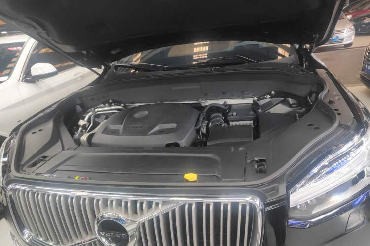 Used Volvo XC90 2018 T6 Zhiya Edition 7-seater Engine Bay