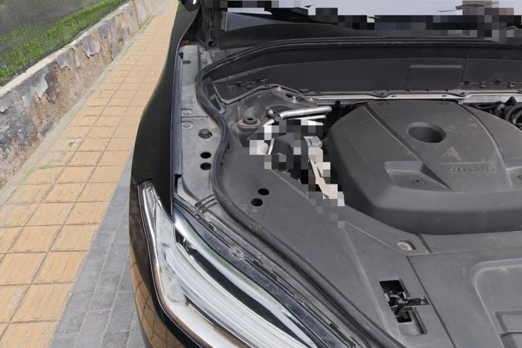 Used Volvo XC90 2018 T6 Prestige 7-Seater Engine Bay Right