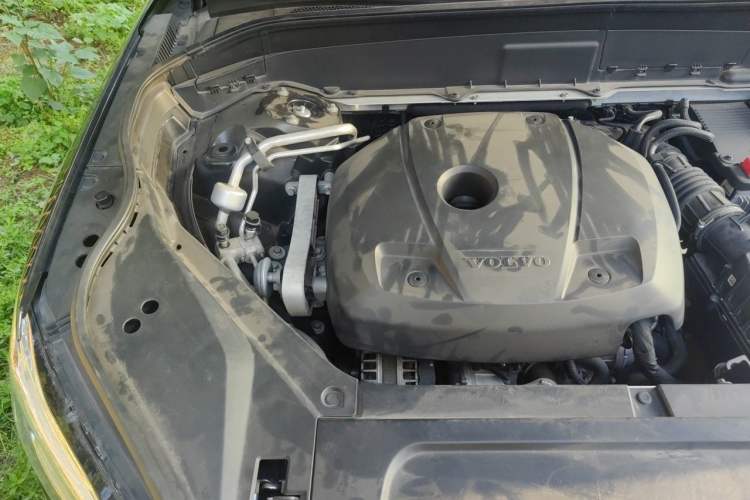 Used Volvo XC90 2018 T6 Prestige 7-Seater Engine Bay Right
