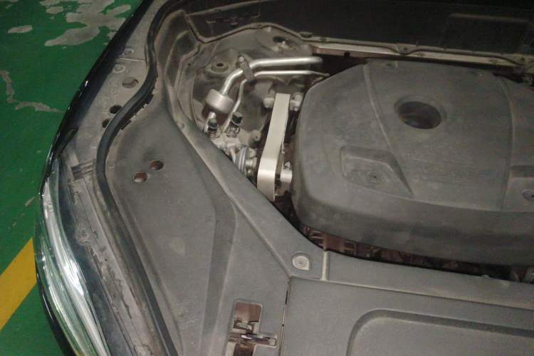 Used Volvo XC90 2018 T6 Prestige 7-Seater Engine Bay Right