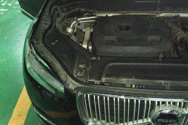 Used Volvo XC90 2018 T6 Prestige 7-Seater Engine Bay Right