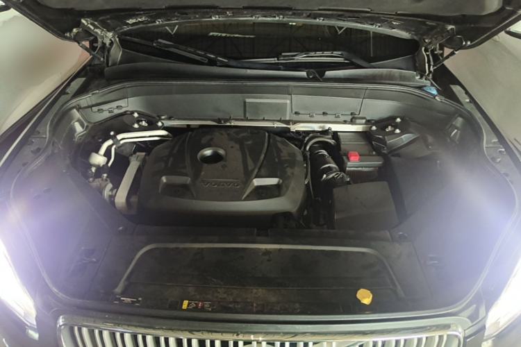 Used Volvo XC90 2018 T6 Zhiya Edition 7-seater Engine Bay