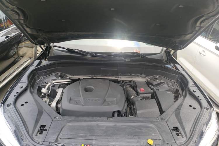 Used Volvo XC90 2018 T6 Zhiyi Edition 5-seater Engine Bay